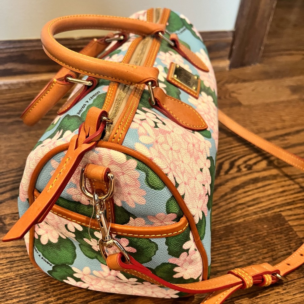 Dooney & Bourke Flower Hydrangea Barrel clutch handbag - shoulder strap option